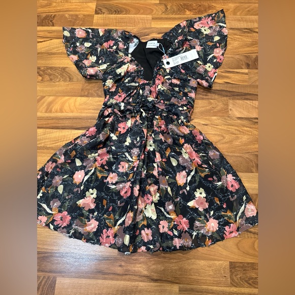🌻NWT Tanya Taylor Black V-Neck Floral Short Sleeve Wrap Dress Size 0 MSRP $495 - Picture 4 of 8